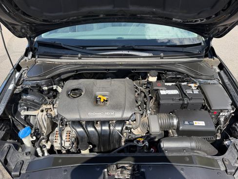 Used 2017 Hyundai Elantra Limited FWD image 21