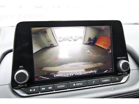 Used 2025 Nissan Rogue SV FWD image 24