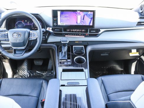 New 2026 Toyota Sienna XSE AWD/4WD image 16