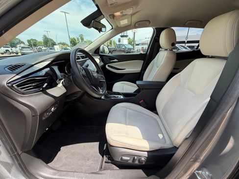 Used 2023 Buick Encore GX Preferred w/ Cold Weather Comfort Package FWD image 4
