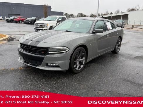 Used 2017 Dodge Charger R/T w/ Plus Group image 2