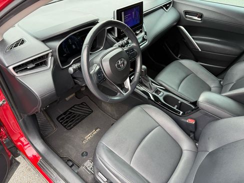 Used 2023 Toyota Corolla Cross XLE FWD image 12