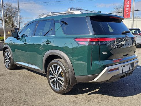 Certified 2023 Nissan Pathfinder Platinum w/ Black Appearance Package image 4