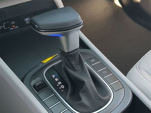 New 2026 Hyundai Kona SE image 28