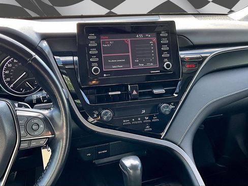 Used 2023 Toyota Camry SE image 6