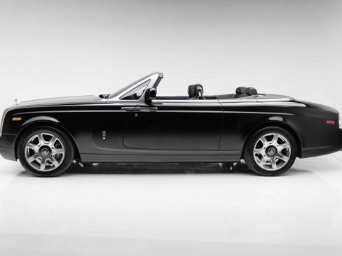 Used 2014 Rolls-Royce Phantom Drophead Coupe RWD image 27
