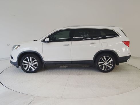 Used 2017 Honda Pilot Elite image 2