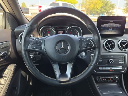 Used 2018 Mercedes-Benz GLA 250 image 29