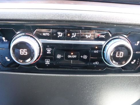 Used 2025 GMC Sierra 1500 SLT AWD/4WD image 36