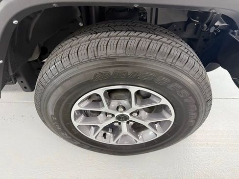 Used 2024 Jeep Gladiator Sport image 5