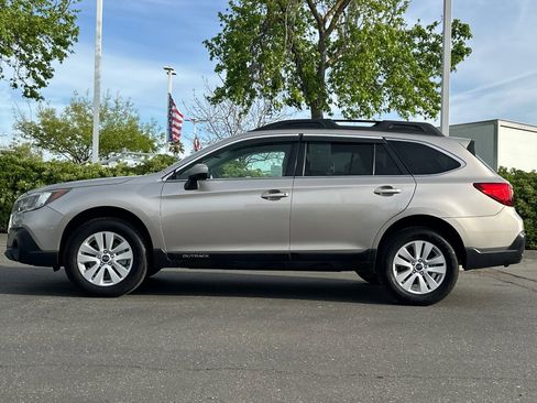 Used 2019 Subaru Outback 2.5i Premium image 7