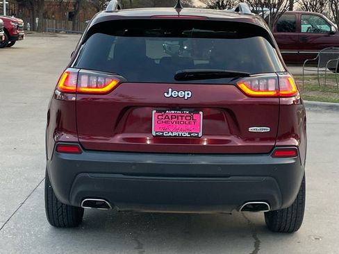 Used 2019 Jeep Cherokee Latitude Plus w/ Comfort/Convenience Group image 5