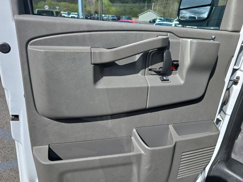 Used 2023 Chevrolet Express 3500 LS image 18
