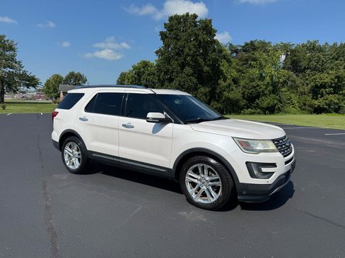 Used 2016 Ford Explorer Limited FWD image 3