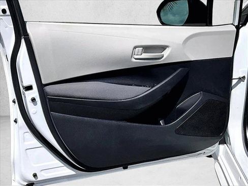 Used 2024 Toyota Corolla LE FWD image 17