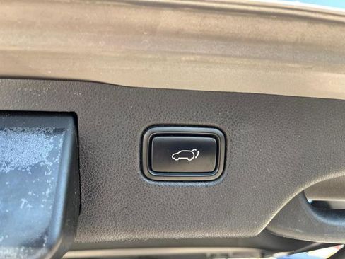 Used 2017 Kia Sorento SX image 16