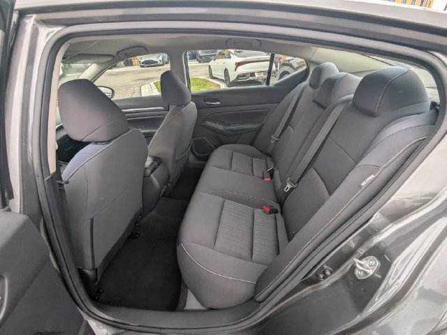 Used 2022 Nissan Altima 2.5 SV FWD image 13
