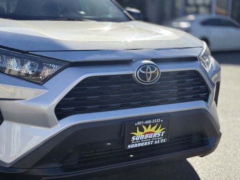 Used 2019 Toyota RAV4 LE image 11