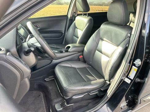 Used 2018 Honda HR-V EX-L image 11