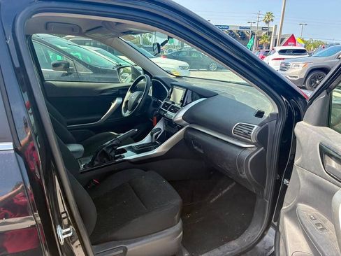 Used 2019 Mitsubishi Eclipse Cross ES FWD image 10