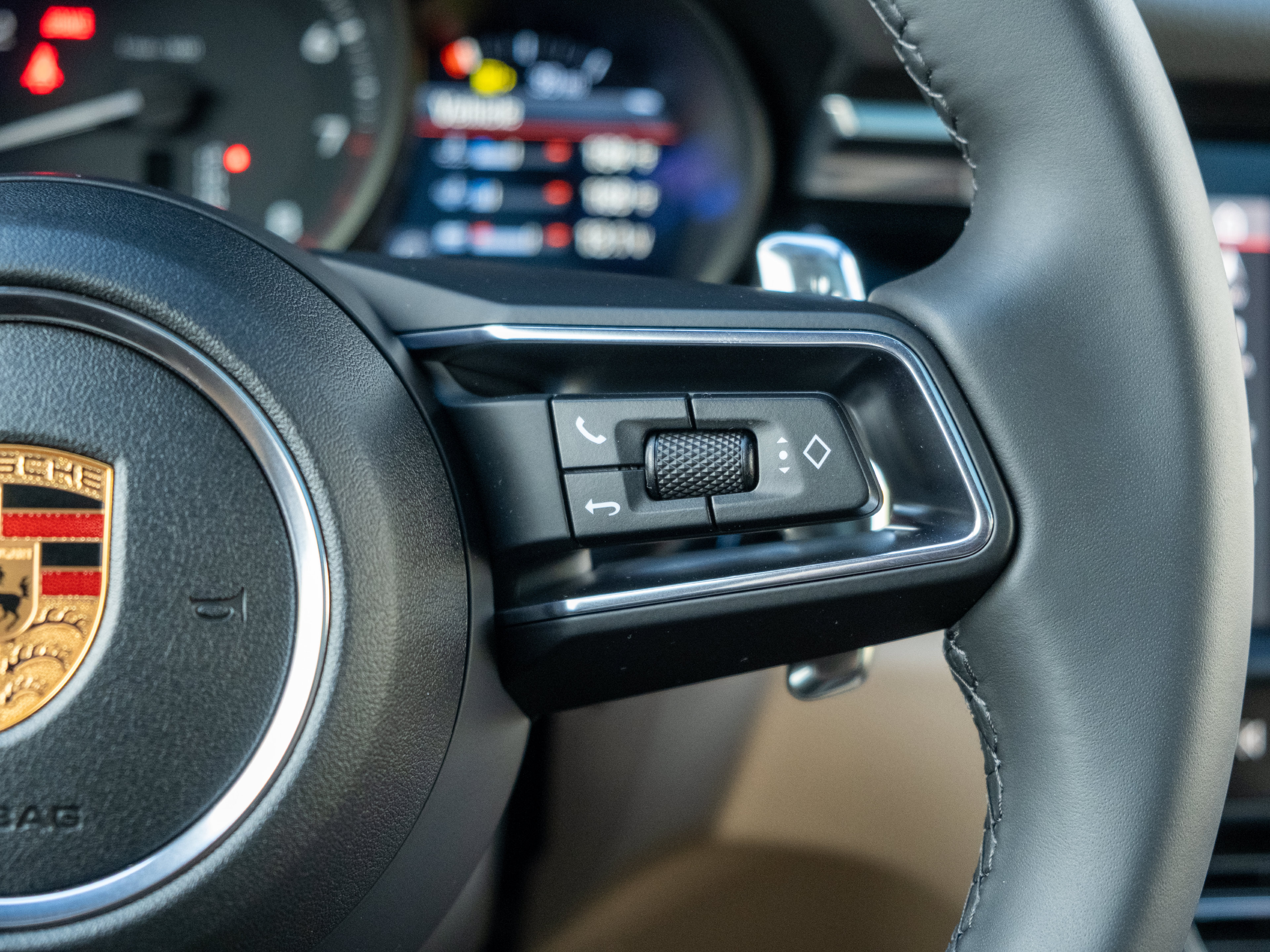 Certified 2026 Porsche Macan AWD/4WD image 26