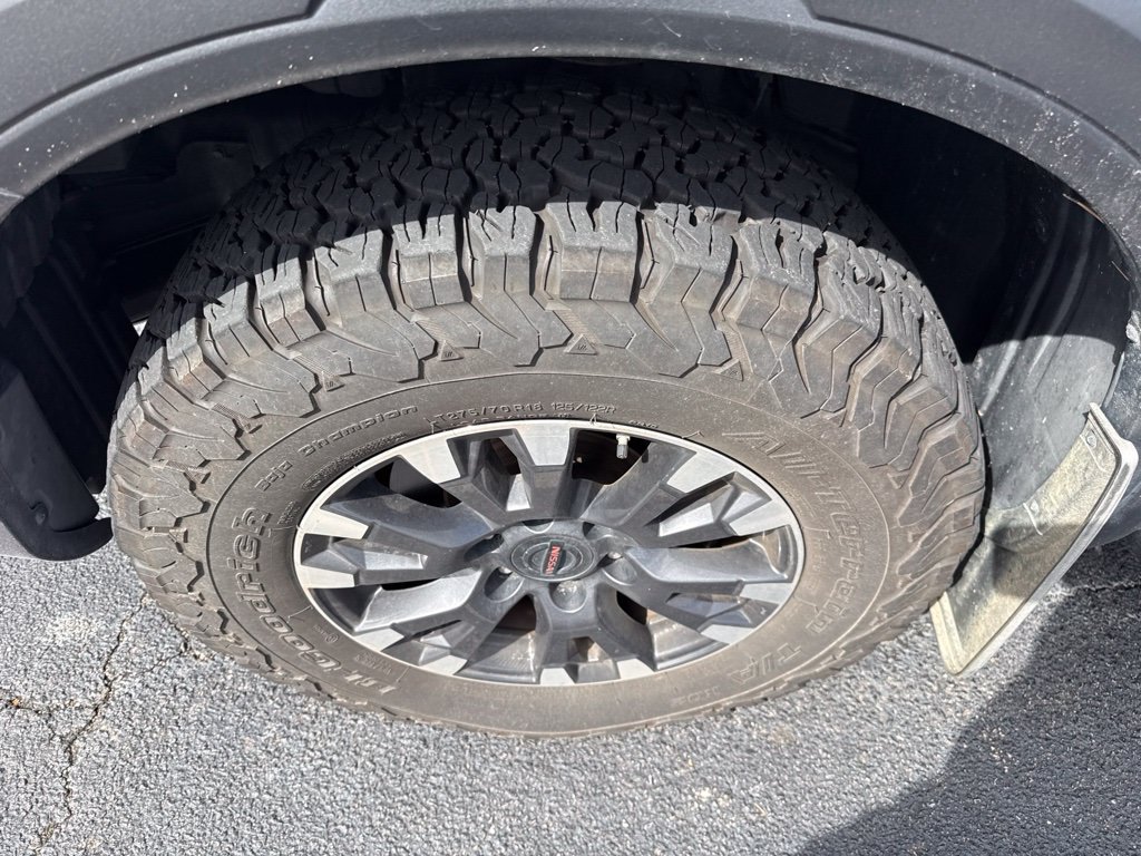 Used 2022 Nissan Titan PRO-4X w/ Pro-4x Convenience Package AWD/4WD image 3