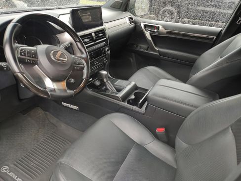 Used 2022 Lexus GX 460 Luxury w/ Accessory Package AWD/4WD image 6