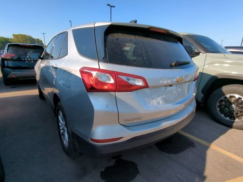 Used 2019 Chevrolet Equinox LS w/ LS Convenience Package AWD/4WD image 4