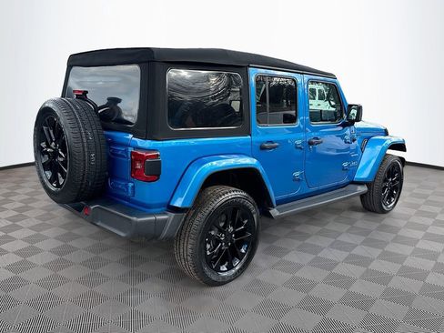 Used 2023 Jeep Wrangler Unlimited Sahara w/ Cold Weather Group image 6