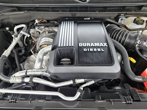 Used 2024 Chevrolet Silverado 1500 ZR2 w/ Technology Package image 31