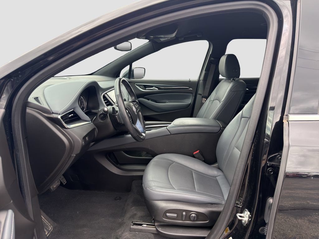 Used 2023 Buick Enclave Essence w/ Sport Touring Edition FWD image 9