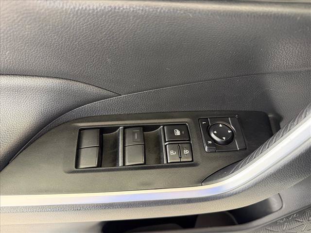 Used 2025 Toyota RAV4 LE AWD/4WD image 15