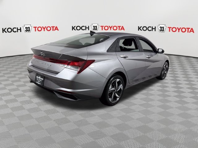 Used 2023 Hyundai Elantra SEL w/ Convenience Package FWD image 8