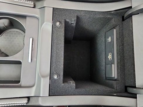 Used 2025 Jaguar F-PACE R-Dynamic S image 50