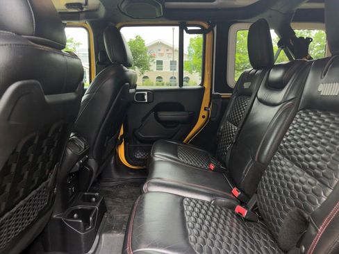Used 2021 Jeep Wrangler Unlimited Rubicon w/ Dual Top Group AWD/4WD image 29