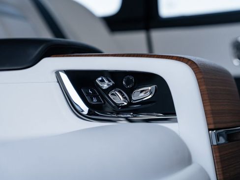 Used 2022 Rolls-Royce Cullinan image 47