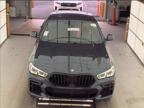 Used 2022 BMW X6 xDrive40i w/ Executive Package image 5
