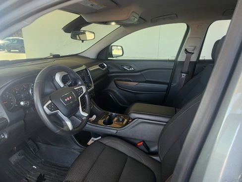 Used 2023 GMC Acadia SLE image 11