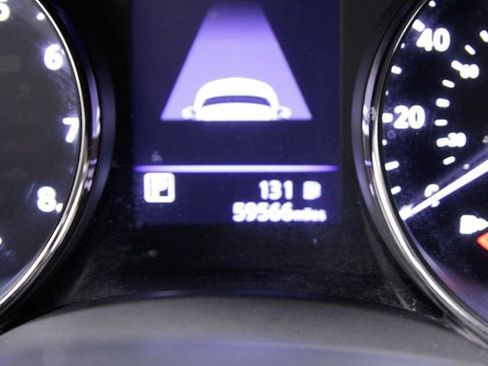 Used 2018 Nissan Rogue SV w/ Premium Package image 24