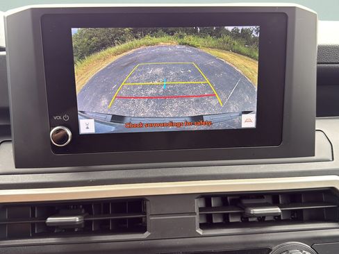 Used 2024 Toyota Tacoma SR AWD/4WD image 32