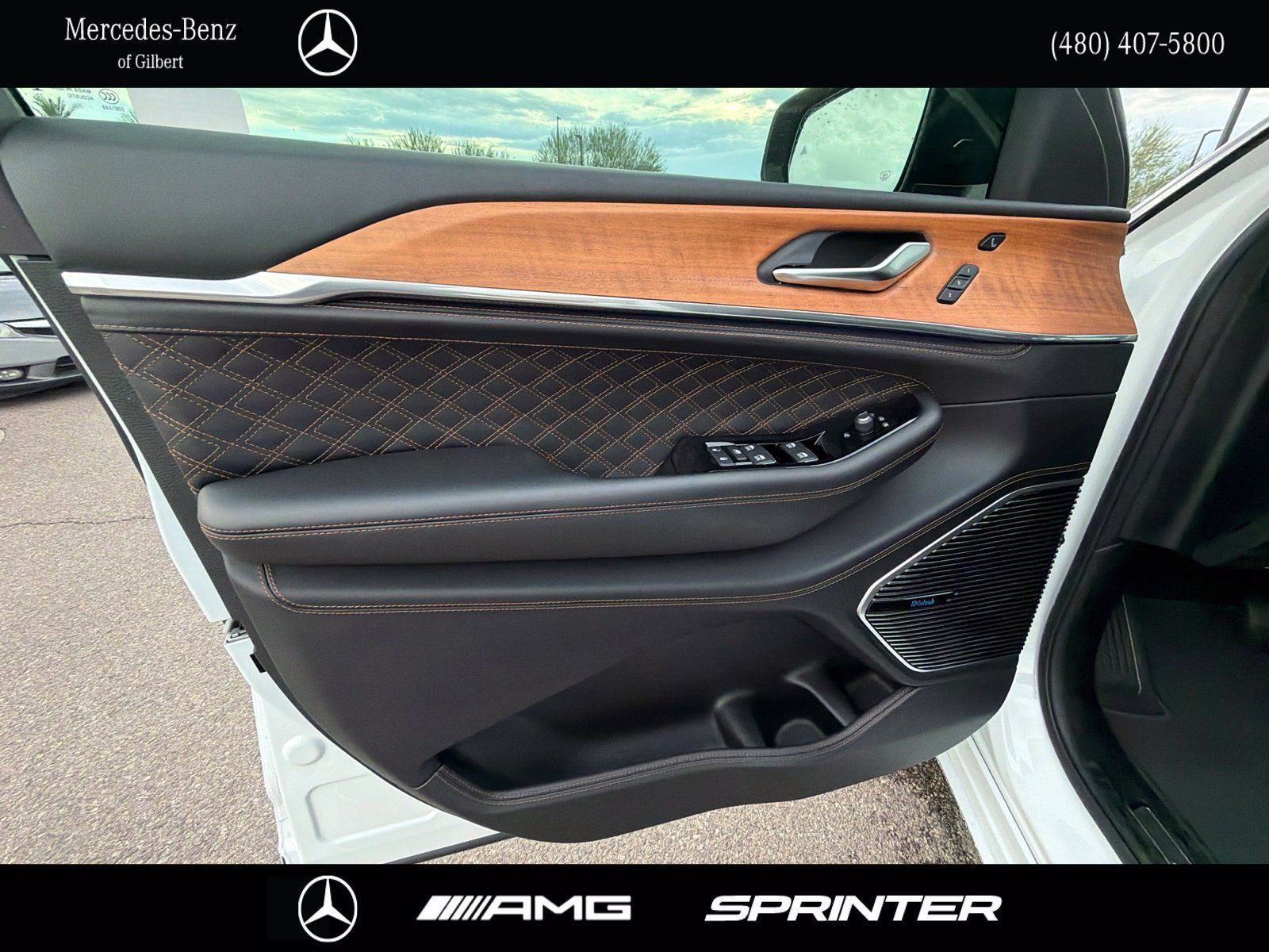 Used 2023 Jeep Grand Cherokee Summit AWD/4WD image 13