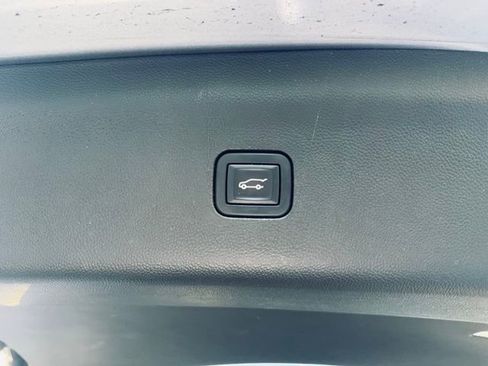 Used 2023 Buick Enclave Essence w/ Experience Buick Package image 10