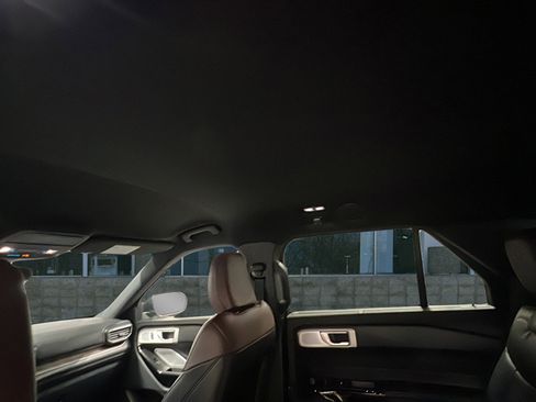 Certified 2022 Ford Explorer Platinum w/ Equipment Group 601A image 10