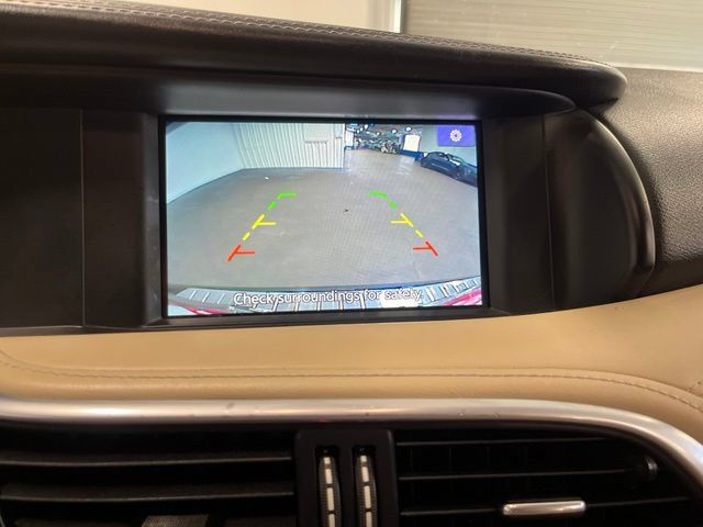 Used 2018 INFINITI QX30 Premium w/ Navigation Package AWD/4WD image 28