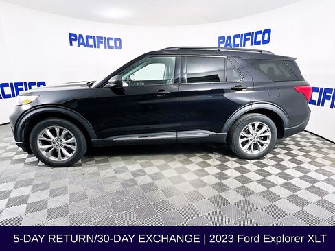 Used 2023 Ford Explorer XLT w/ Equipment Group 202A image 5