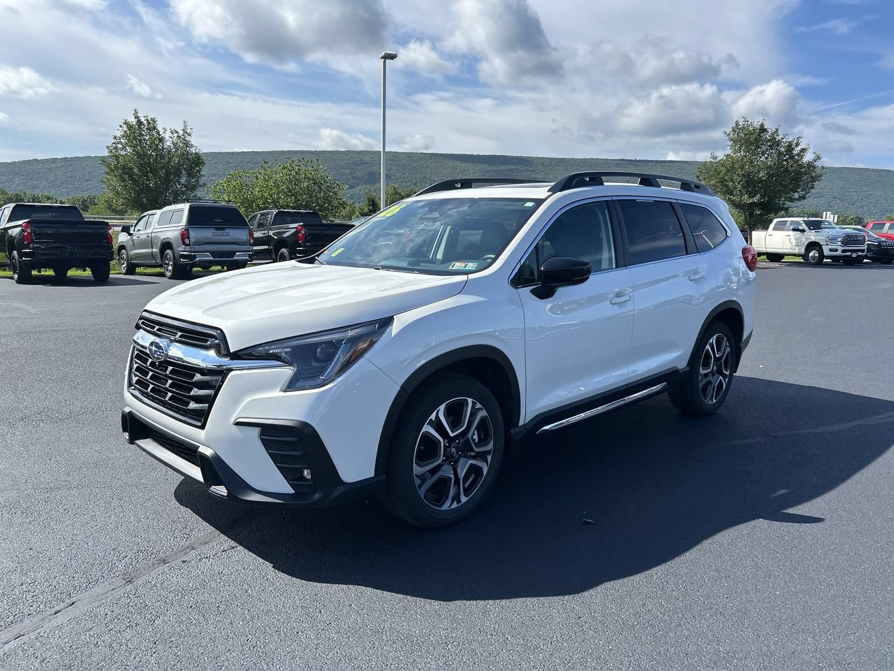 Used 2026 Subaru Ascent Limited AWD/4WD image 3