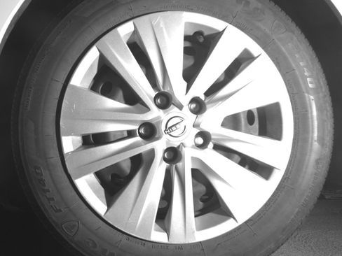 Used 2025 Nissan Sentra S image 12