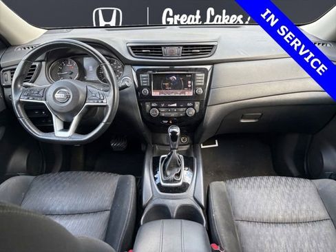 Used 2018 Nissan Rogue SV w/ Premium Package FWD image 8