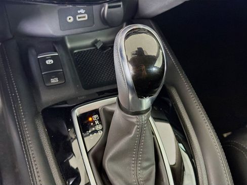 Used 2019 Nissan Rogue SL w/ Premium Package FWD image 25