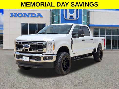 Used 2024 Ford F250 XLT w/ FX4 Off-Road Package AWD/4WD image 7